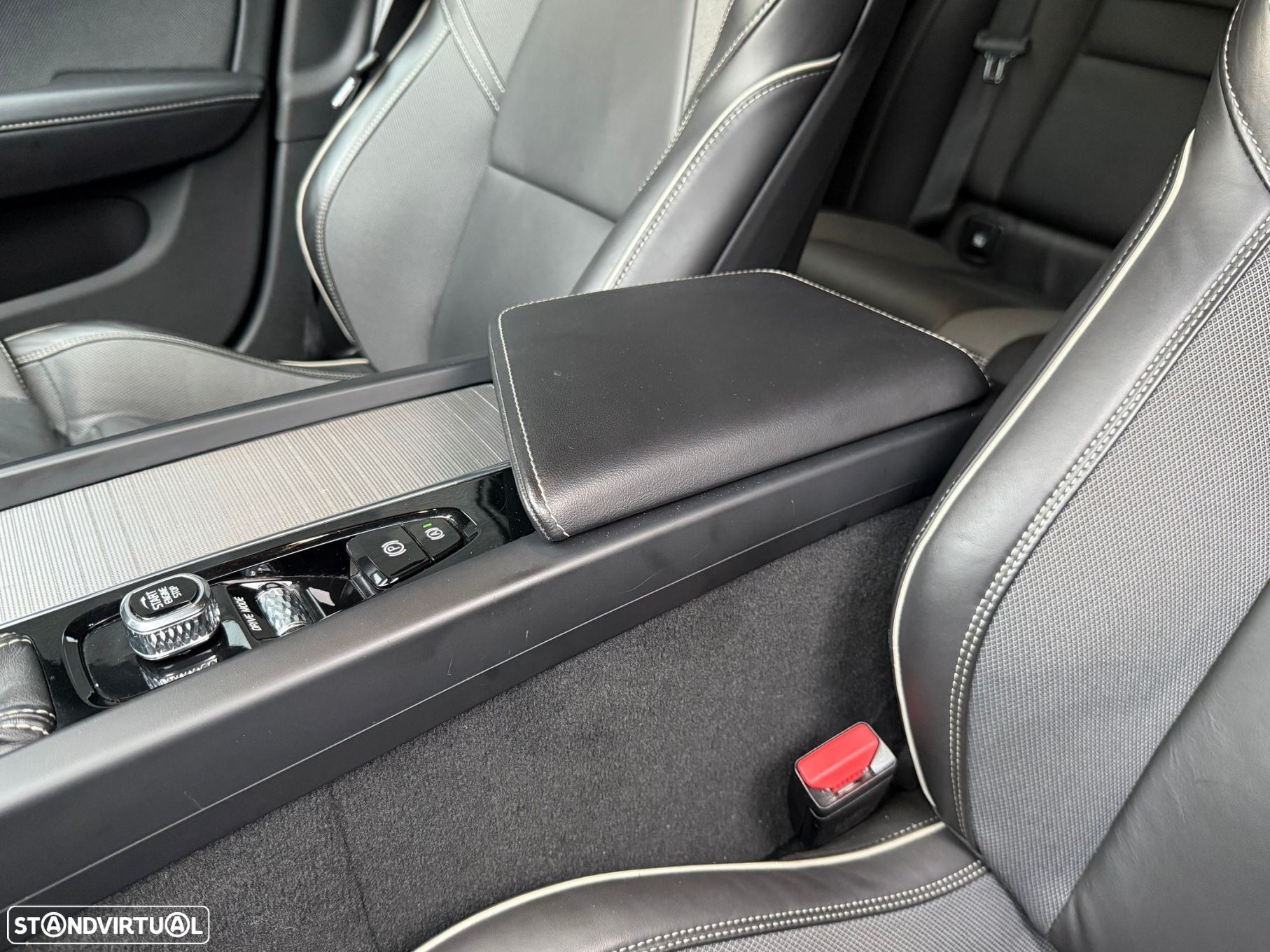 Volvo V60 2.0 D4 R-Design Geartronic - 19
