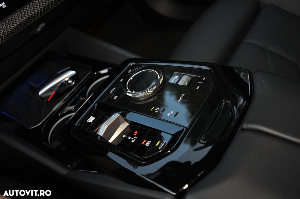 BMW Seria 5 520d Aut. - 24