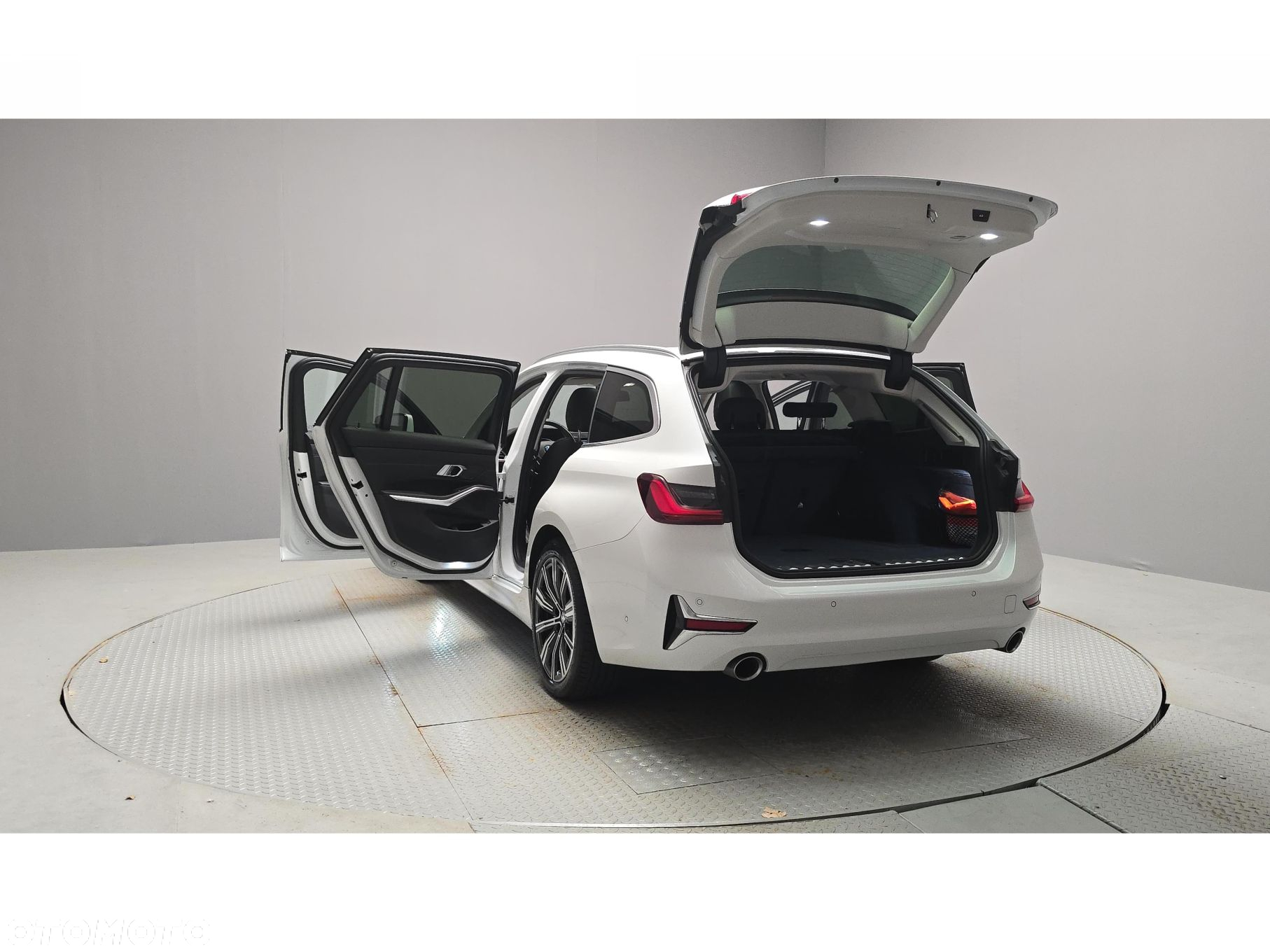 BMW Seria 3 320d xDrive Luxury Line - 9