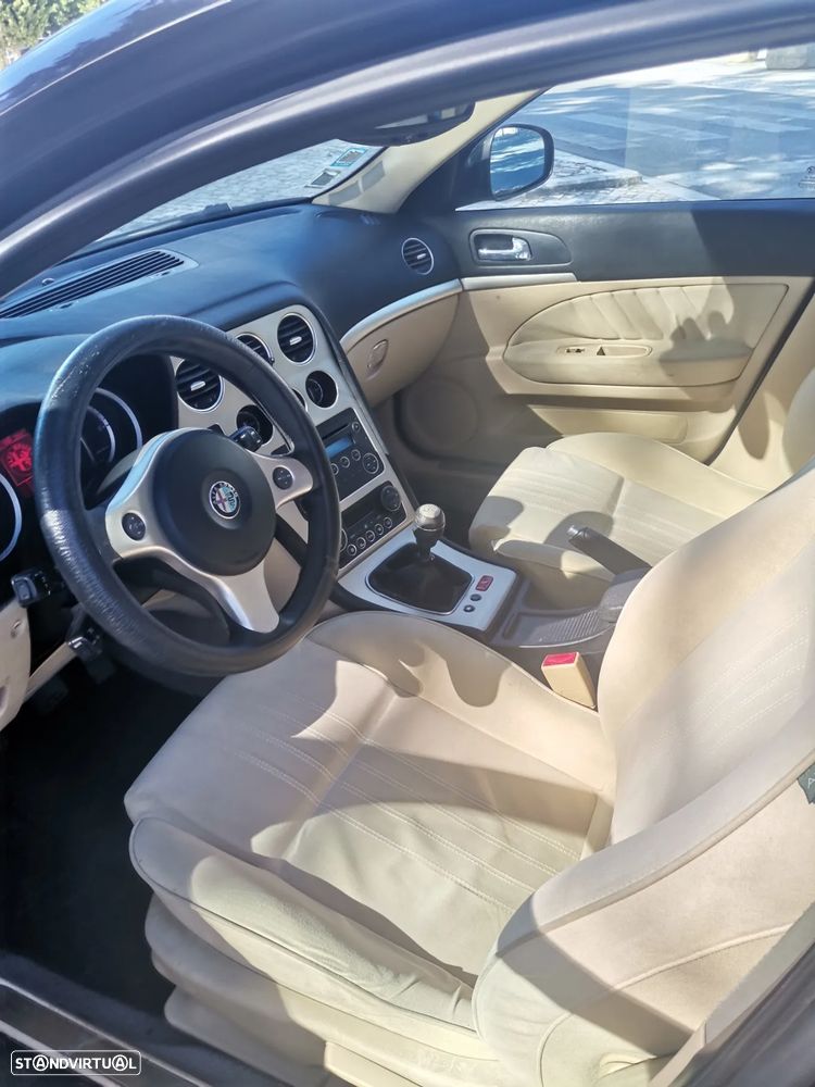 Alfa Romeo 159 Sportwagon 1.9 JTDm 16V - 7