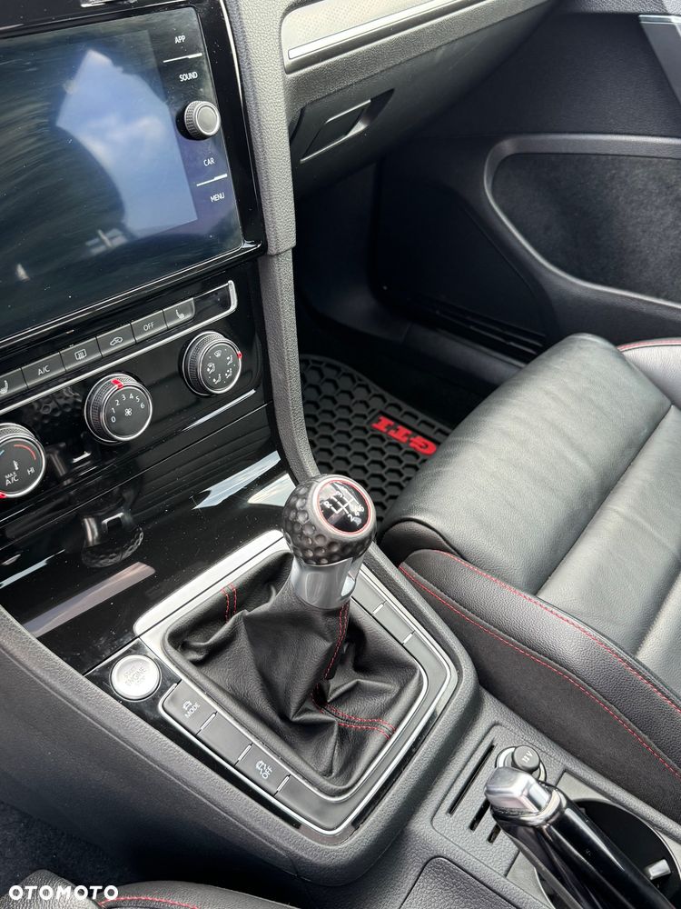 Volkswagen Golf 2.0 TSI BMT GTI Performance - 20