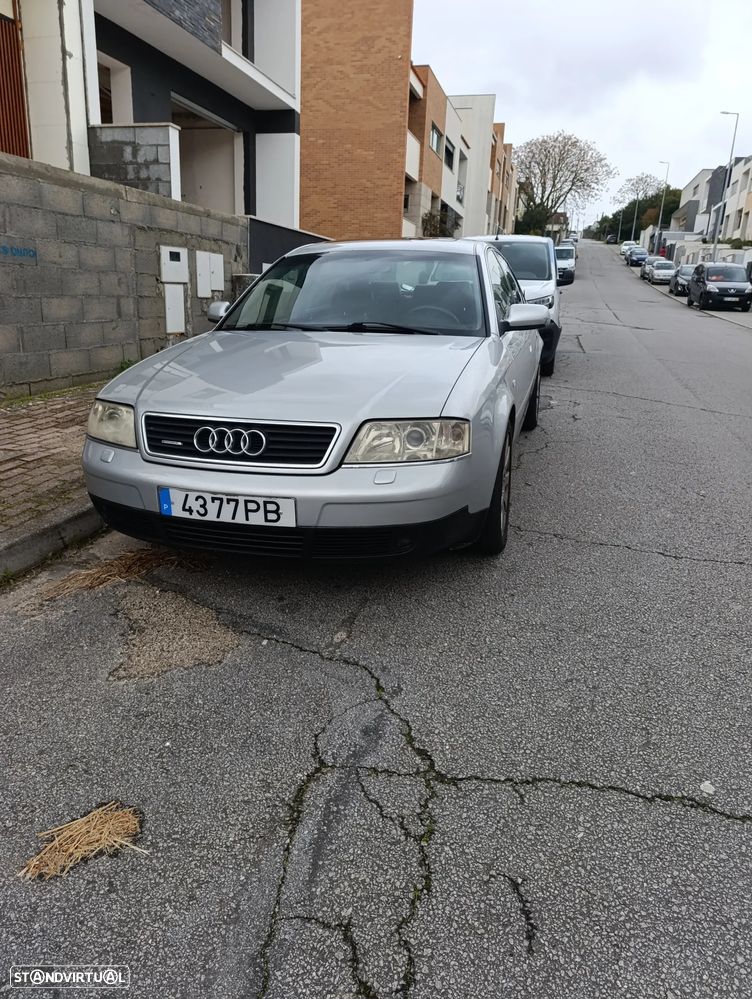 Audi A6 2.5 TDI V6 quattro - 1