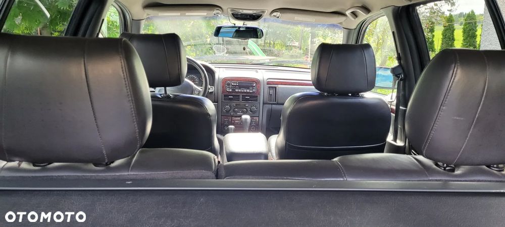 Jeep Grand Cherokee - 14