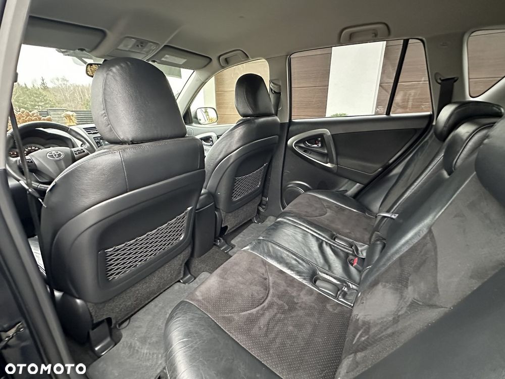 Toyota RAV4 2.0 VVT-i Premium - 17