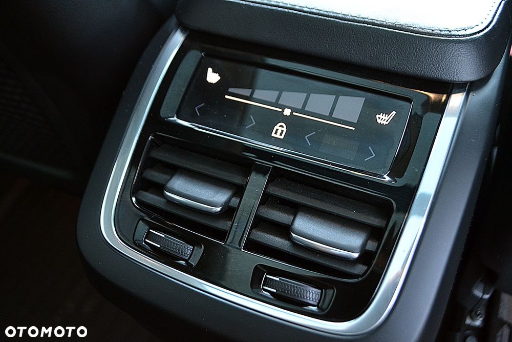 Volvo XC 90 B5 D AWD Ultimate Bright 7os - 37