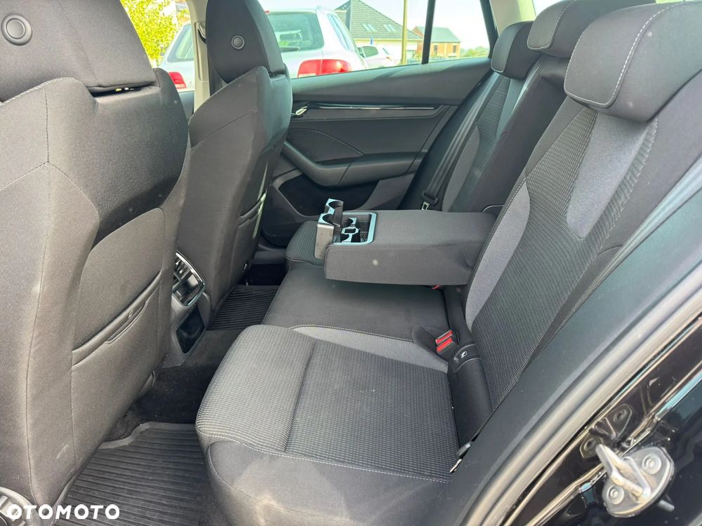 Skoda Octavia 2.0 TDI Ambition DSG - 9
