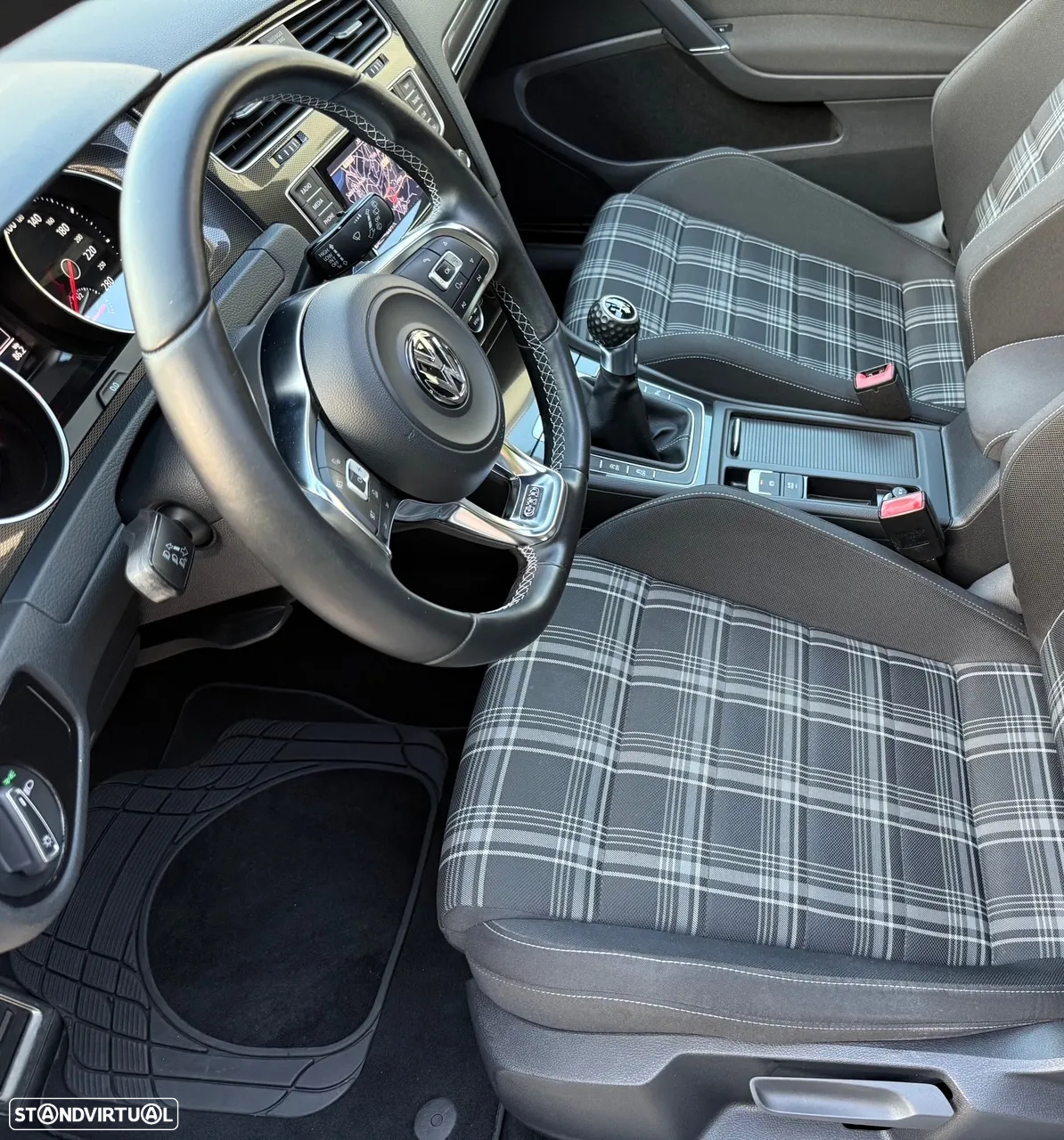 VW Golf 2.0 TDI GTD - 31