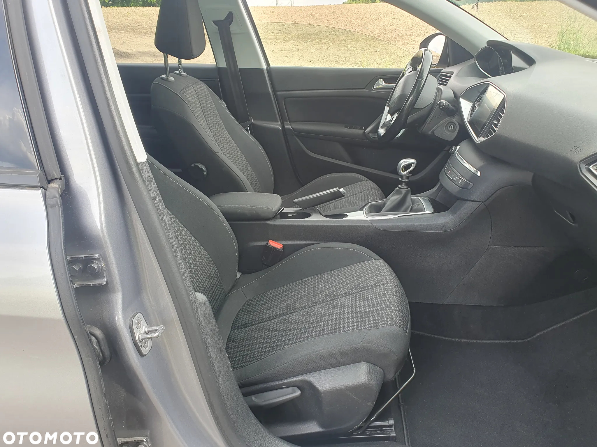 Peugeot 308 1.6 BlueHDi Allure S&S - 19