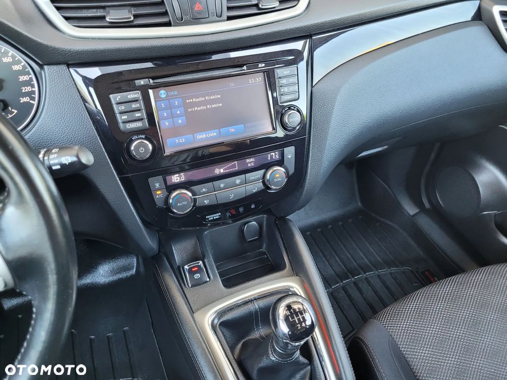 Nissan Qashqai 1.2 DIG-T Acenta EU6 - 26