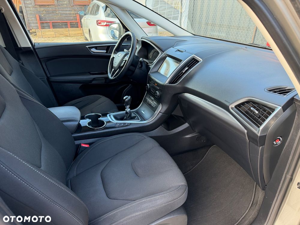 Ford S-Max - 8