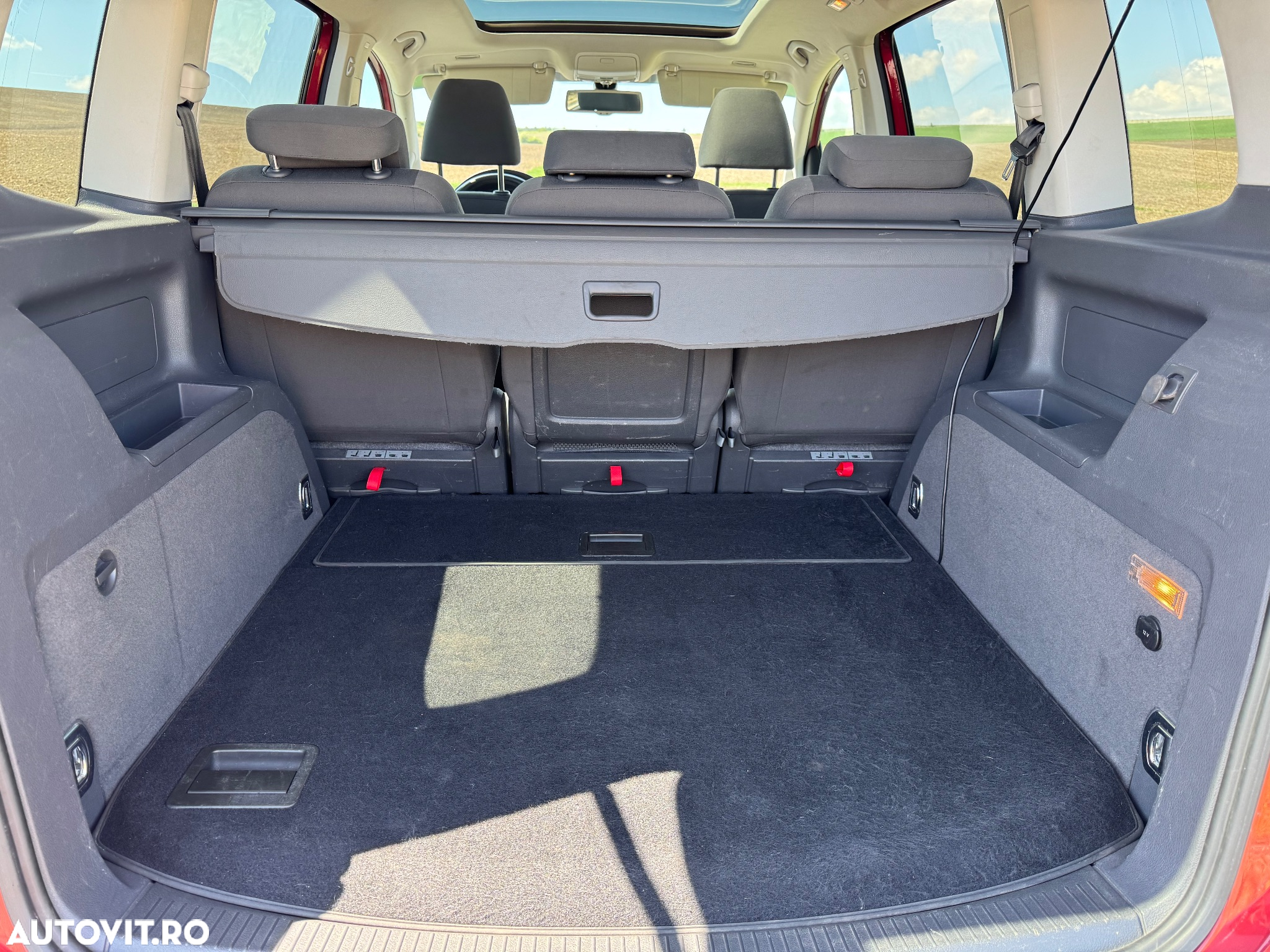 Volkswagen Touran 2.0 TDI DPF Highline - 10