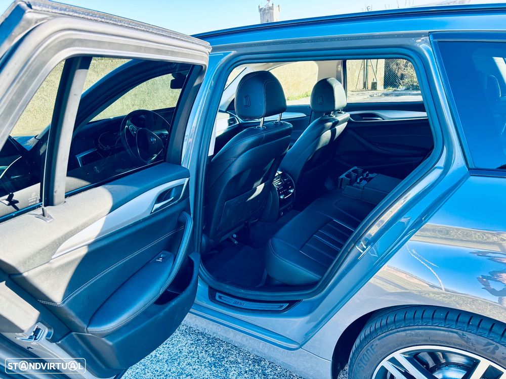 BMW 530 e Line Luxury - 13