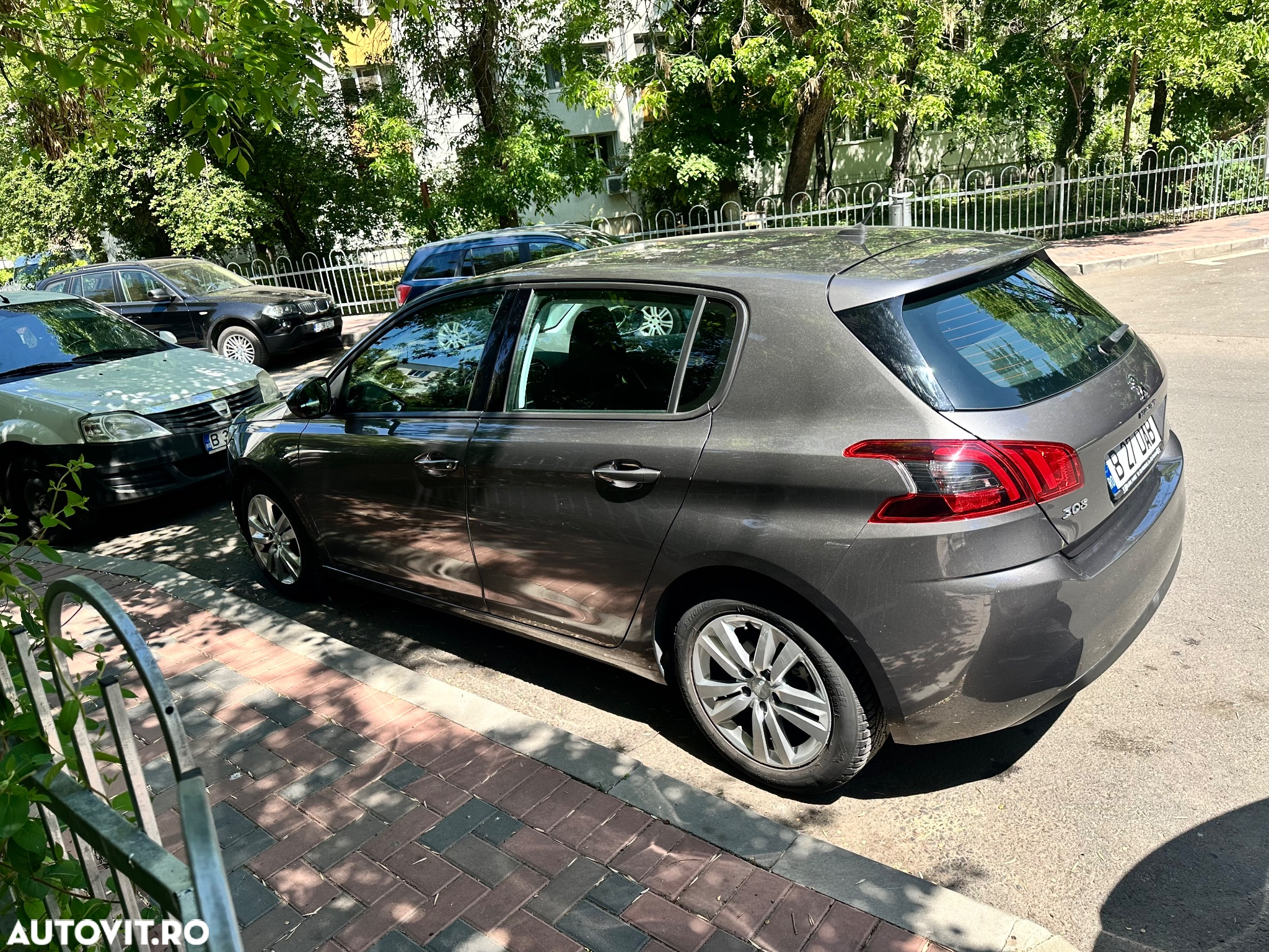 Peugeot 308 1.2 L PureTech Turbo Active - 8