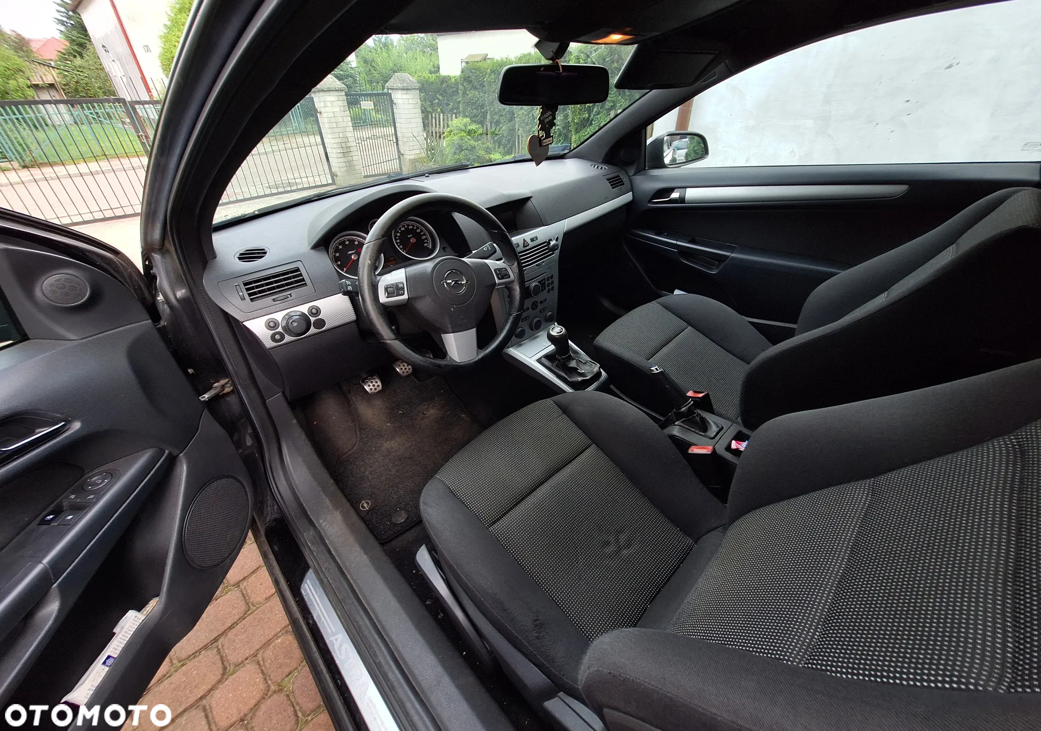 Opel Astra III GTC 2.0 T Sport - 7