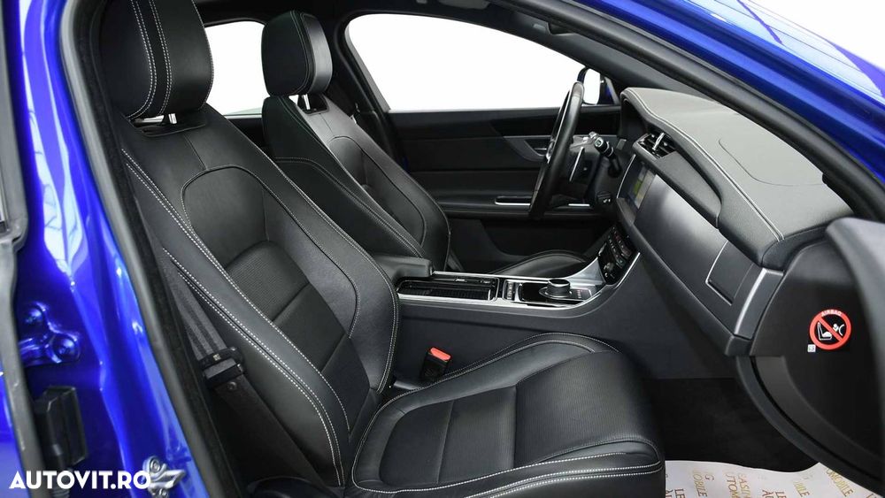 Jaguar XF 20d AWD R-Sport - 10