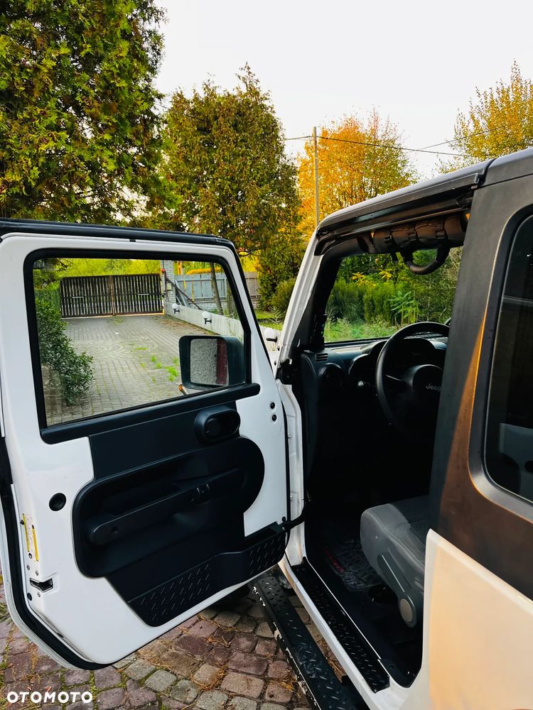 Jeep Wrangler 3.8 Sport - 16
