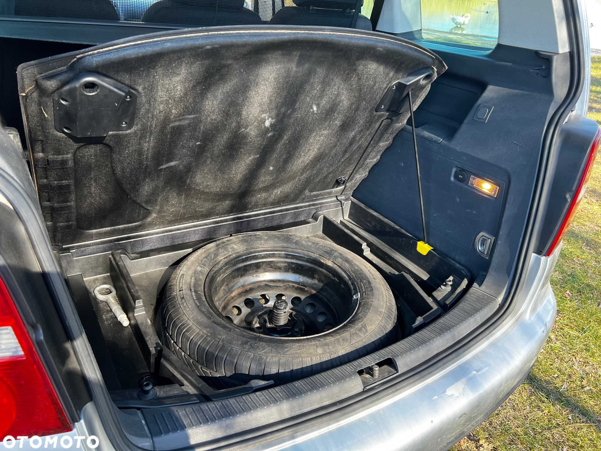 Volkswagen Touran 2.0 TDI Trendline - 14