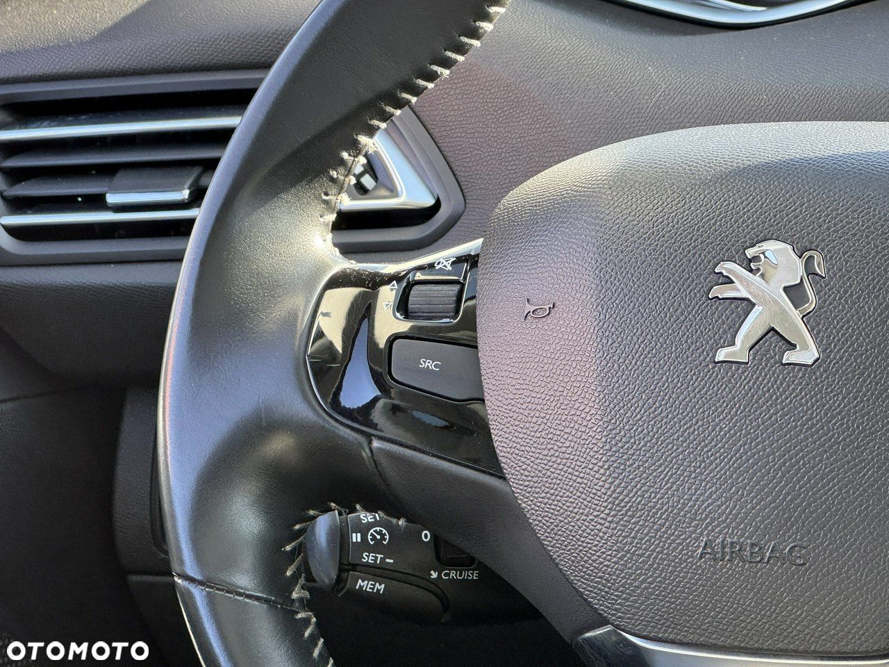 Peugeot 308 1.2 PureTech Business Line S&S - 32
