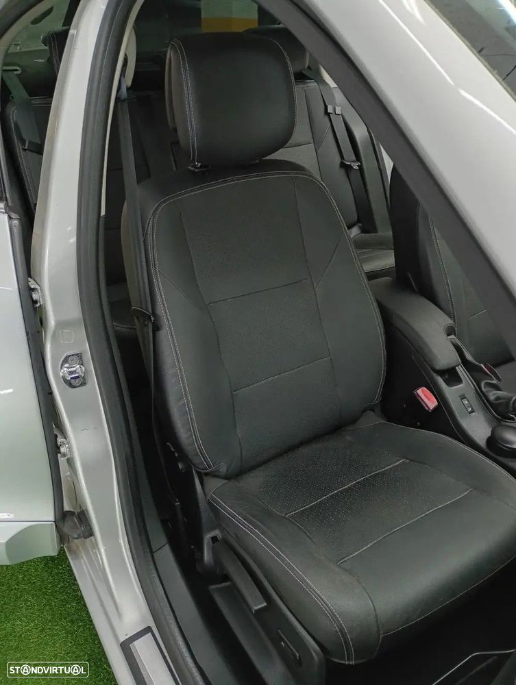 Renault Fluence 1.5 dCi Exclusive — fotografia 19
