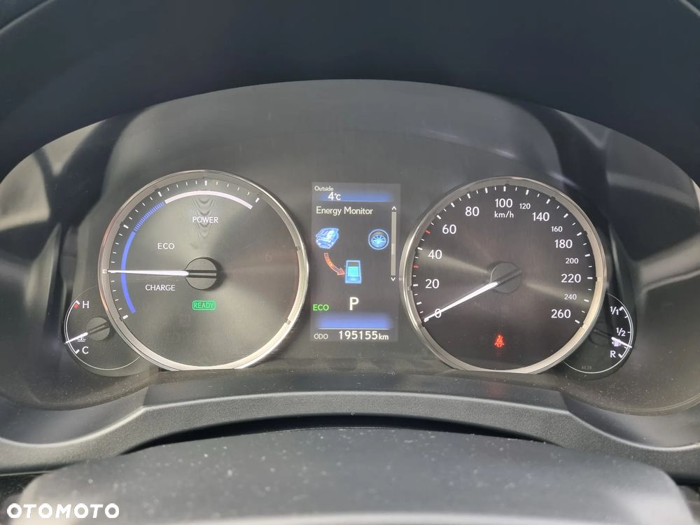 Lexus IS Business Edition - 11