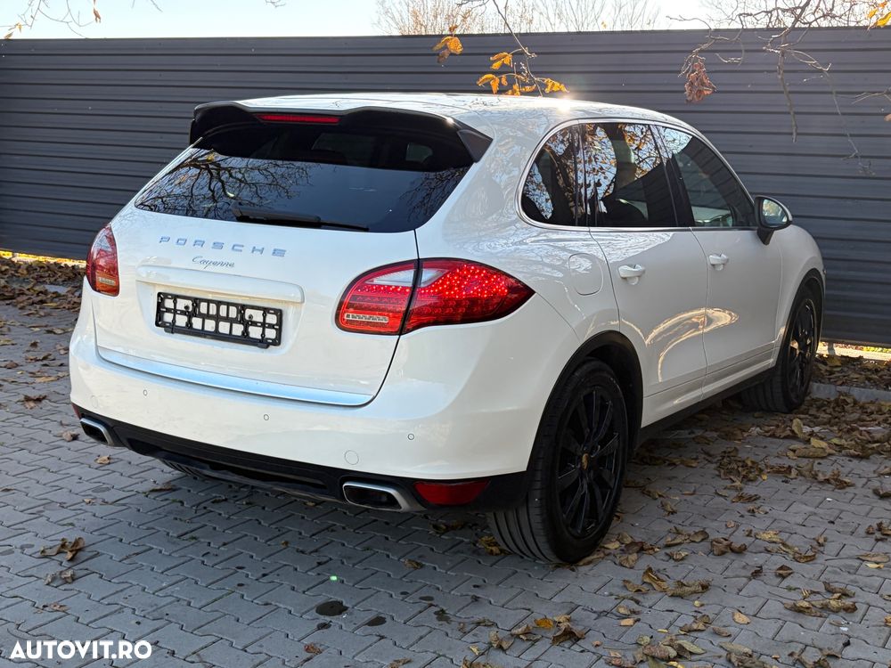 Porsche Cayenne 3.0 L V6 - 10