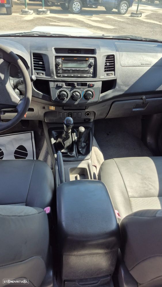 Toyota Hilux - 8