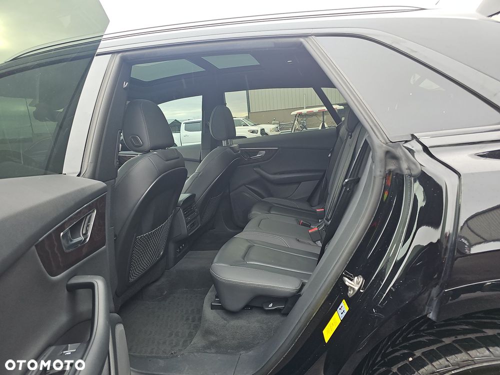 Audi Q8 55 TFSI quattro tiptronic - 11