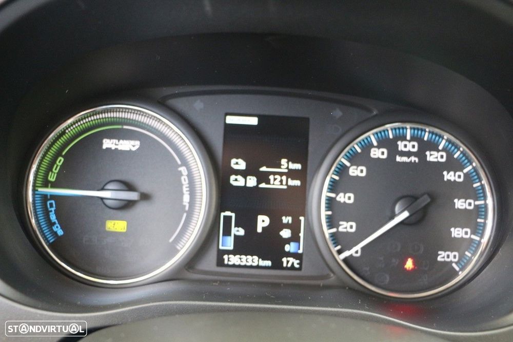 Mitsubishi Outlander 2.0 MIVEC Instyle Navi+ - 31