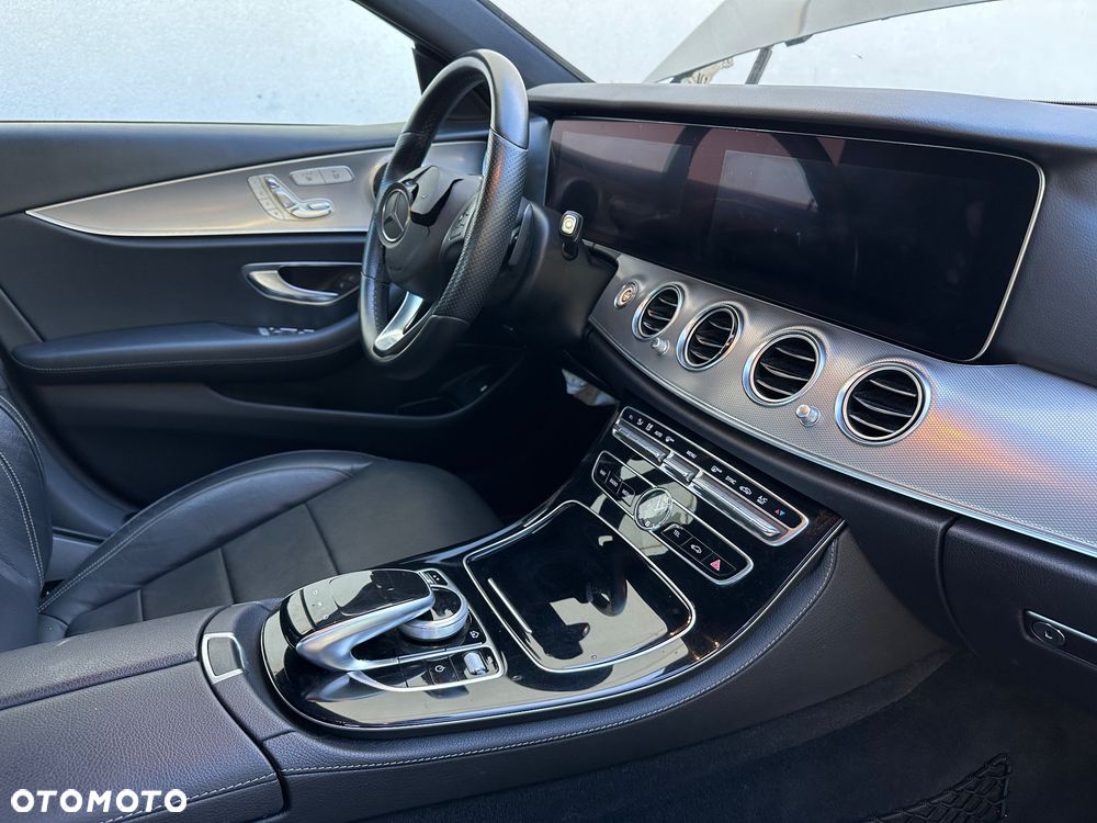 Mercedes-Benz Klasa E 200 4-Matic 9G-TRONIC - 6