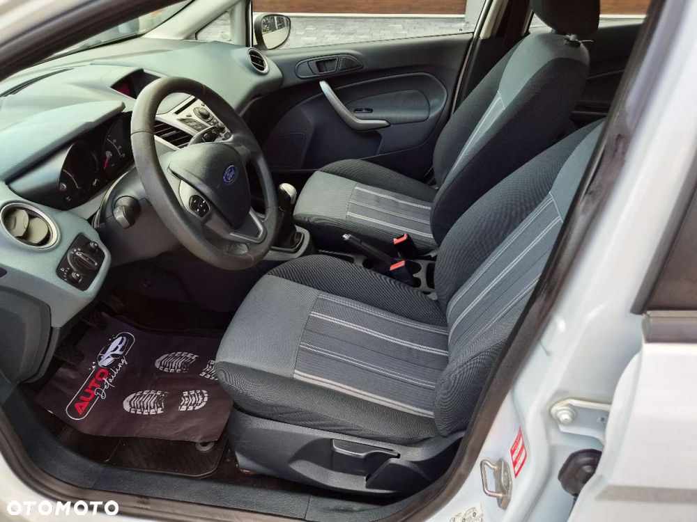 Ford Fiesta - 13