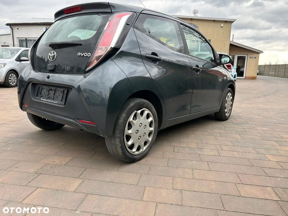 Toyota Aygo x-play - 2