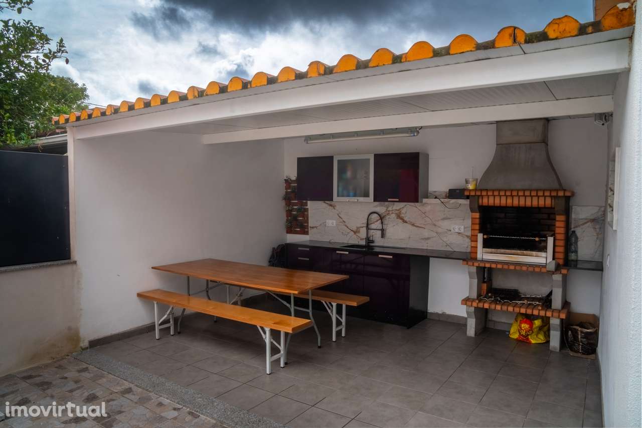 Moradia Remodelada T5 na Quinta do Conde – Pronta a Habitar! - Grande imagem: 4/31