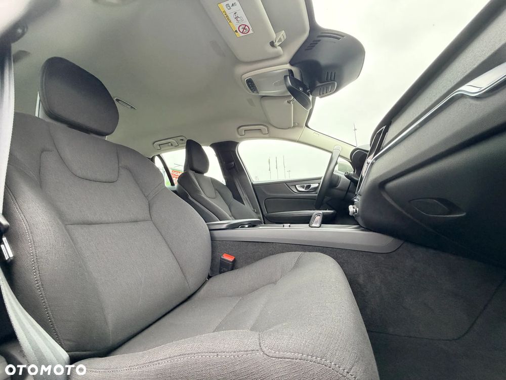 Volvo V60 B3 B Momentum Core - 22