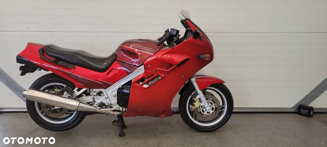 Suzuki GSX - 2