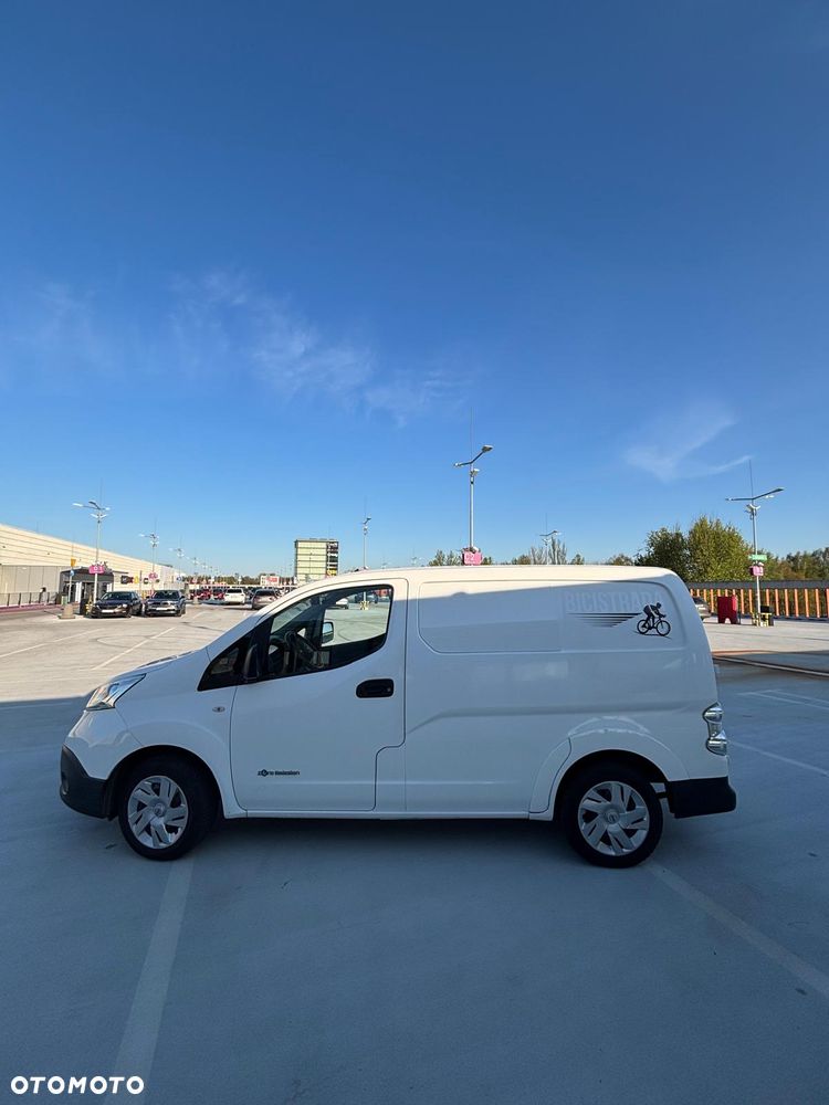 Nissan NV200 Evalia - 5
