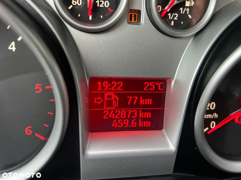 Ford Kuga 2.0 TDCi 4x4 Titanium - 23