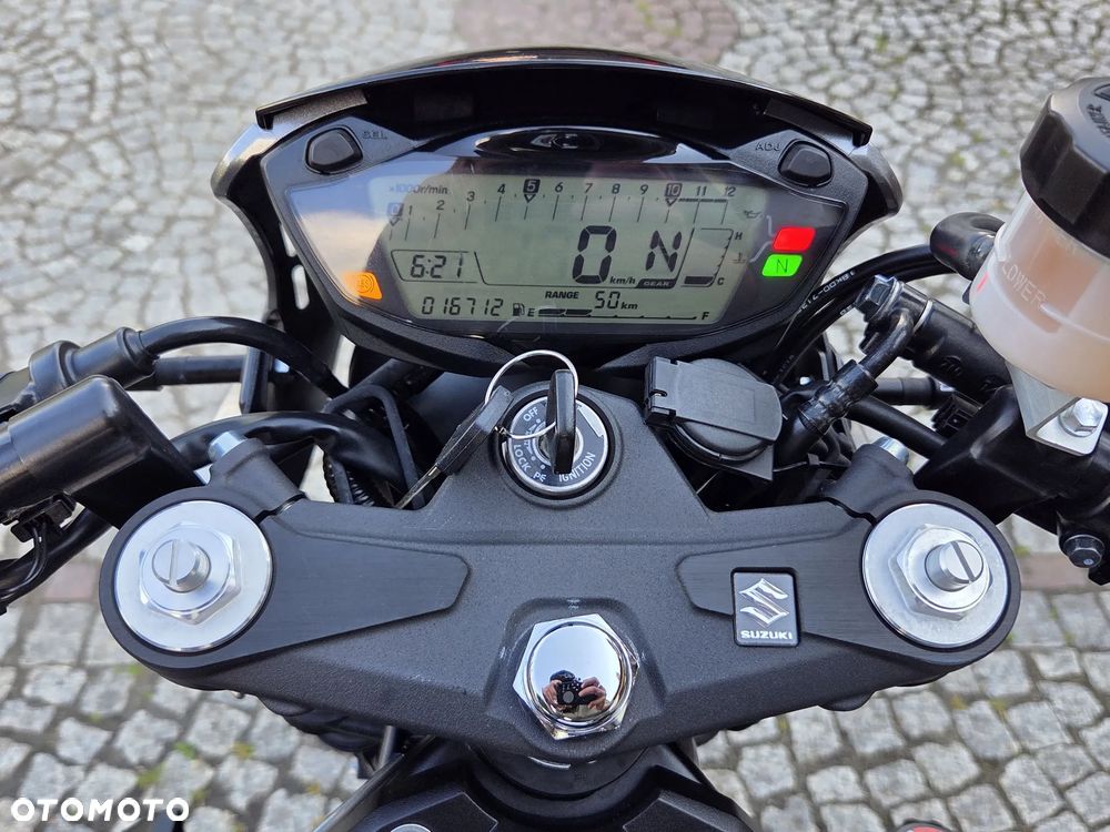 Suzuki SV - 21