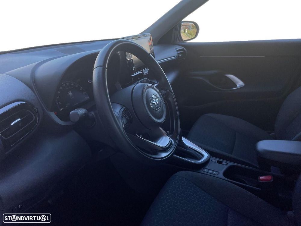 Toyota Yaris Cross 1.5 HDF Comfort Plus - 11