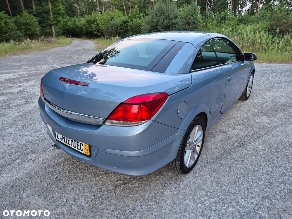 Opel Astra 1.8 Cosmo - 22