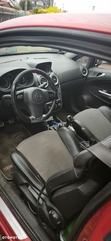 Opel Corsa 1.6T OPC - 6