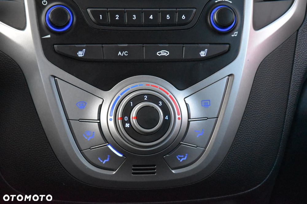 Hyundai ix20 1.4 blue YES Silver - 24