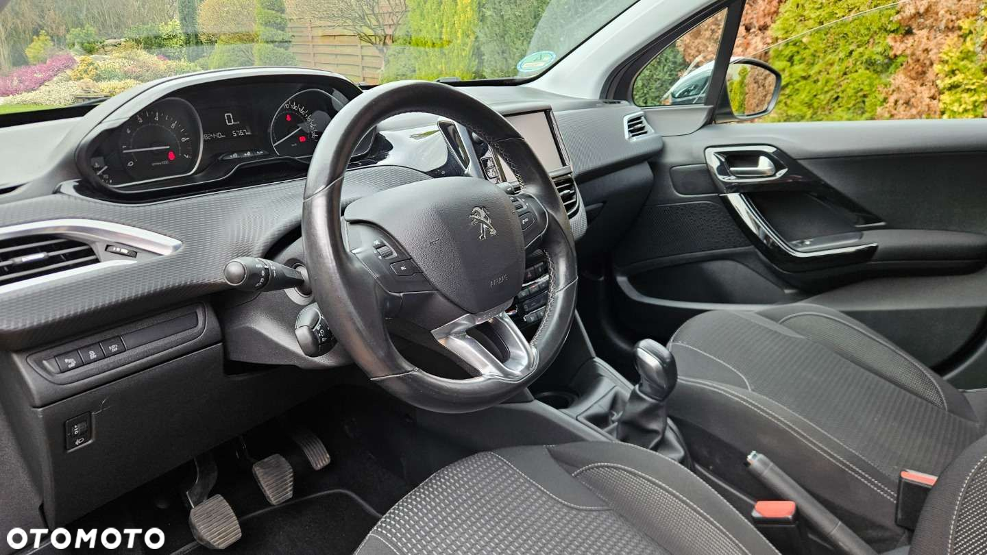 Peugeot 208 PureTech 110 Stop & Start Signature - 15