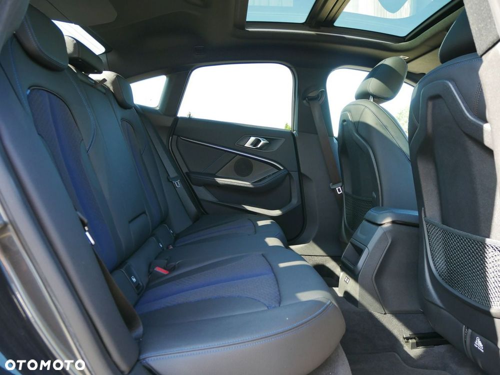 BMW Seria 2 218i M Sport - 31
