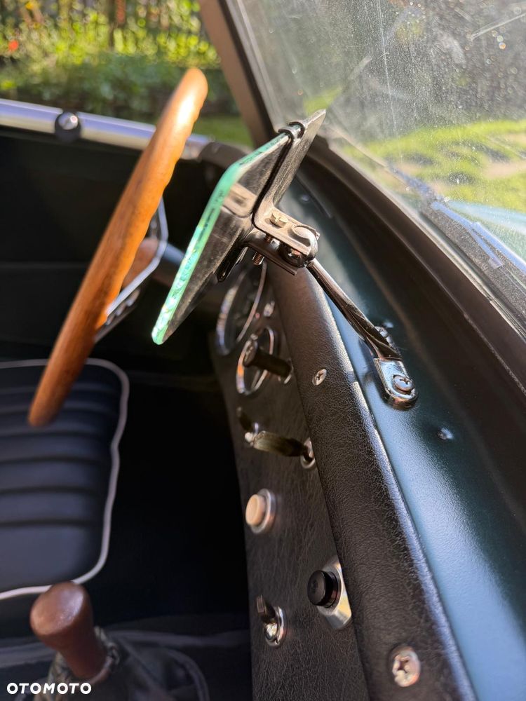 Austin Healey - 12