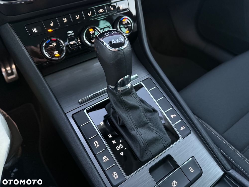 Skoda Superb 2.0 TDI SCR 4x4 Scout DSG - 22