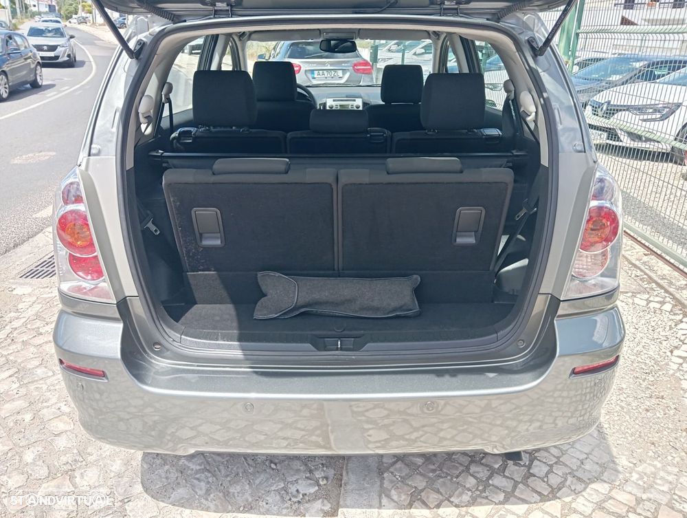 Toyota Corolla Verso 1.6 VVT-i Sol - 17