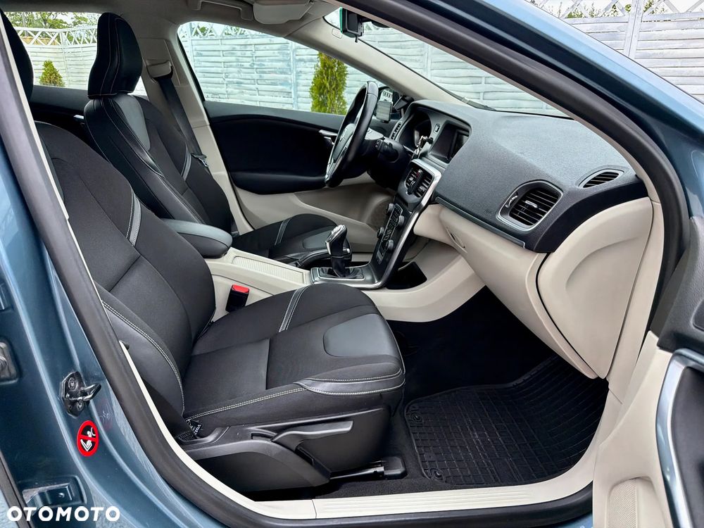 Volvo V40 D2 Momentum - 5