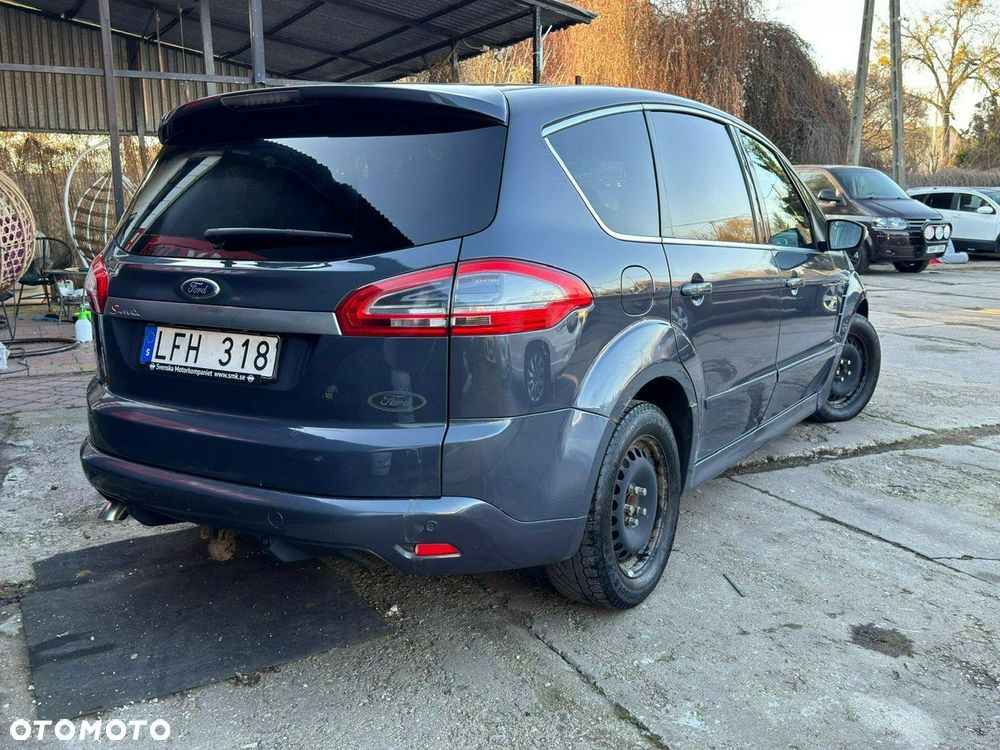 Ford S-Max - 11