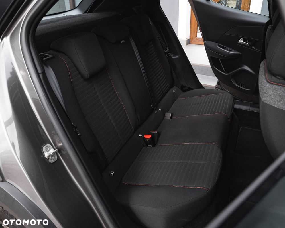 Peugeot 2008 PureTech 130 EAT8 Allure - 23