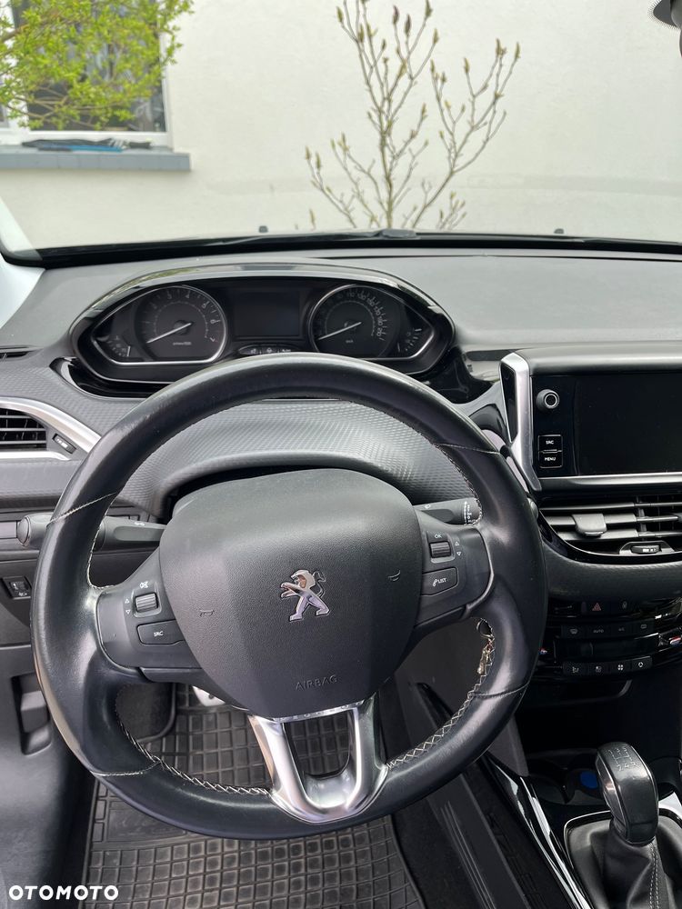 Peugeot 2008 1.2 Pure Tech Active S&S - 5